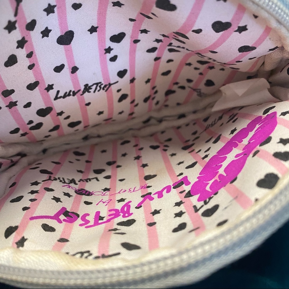 Betsey Johnson Shark Wristlet - Picture 8 of 9